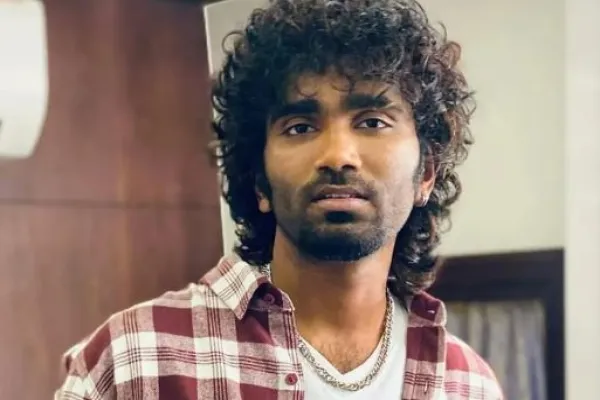 மார்க்கெட் உச்சத்தில் இருக்கும் பிரதீப்… நடிப்பிலிருந்து விலகுகிறாரா? ஷாக்கில் ரசிகர்கள்.! 