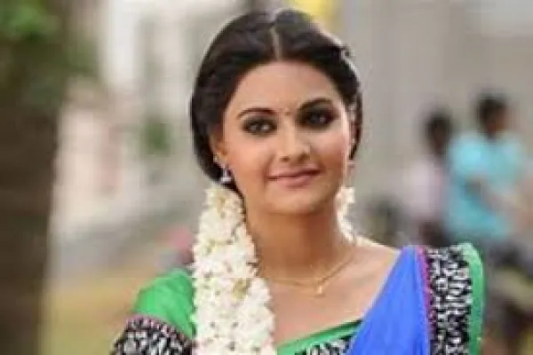 வீரம் படத்தினால் கதாநாயகியாகும் வாய்ப்பை இழந்த நடிகை... மனோசித்திரா ...